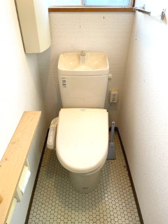 高島市安曇川町田中中古戸建のトイレ