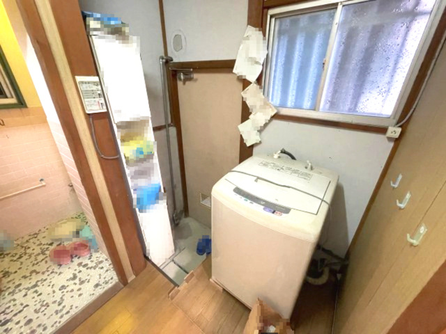 高島市安曇川町田中中古戸建のランドリースペース