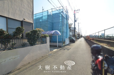 【前面道路含む現地写真】 | 座間市入谷西５丁目　新築戸建て　全１棟【仲介手数料無料】 | ※令和8年2月中旬に撮影