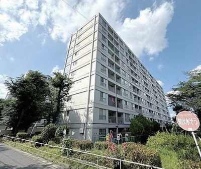 【外観】 | 所沢コーポラスA棟 | 総戸数120戸のビッグコミュニティ！所沢駅まで徒歩12分ほどと好立地なのもうれしいですね♪