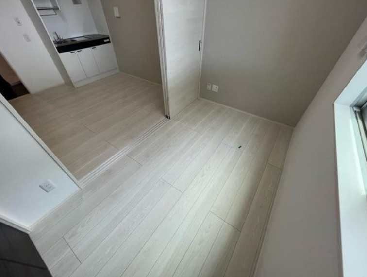 コモド南与野の洋室