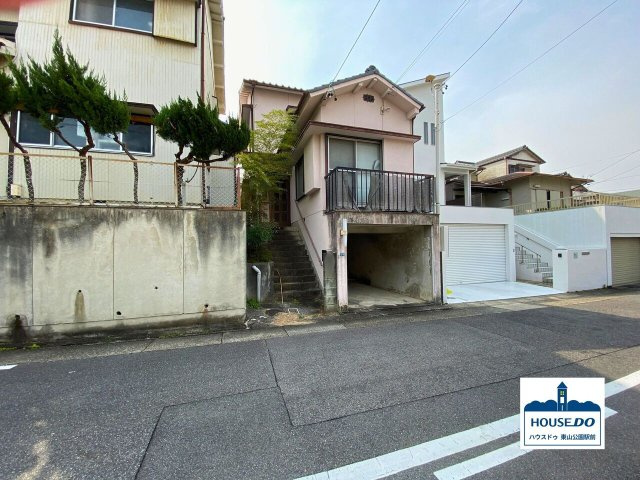 コンビニ至近♪建築条件なし&更地渡し♪千種区宮根台1丁目の外観|閑静な住宅街にある物件です。
（写真は家屋が建っていますが、売却時には解体・更地渡しの「売地」になります）
＊詳細は何なりと、いつでもお尋ねください