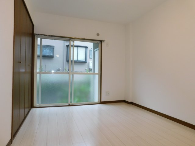 アパートメント・ひろの洋室