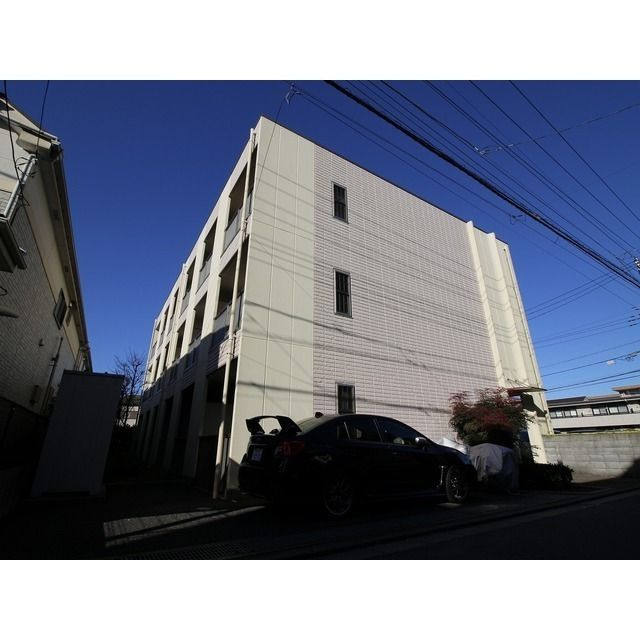 アンプルール フェールクレアシオのエントランス