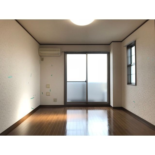 アンプルール フェールクレアシオの居間・リビング