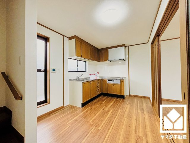 伏見区深草大亀谷東寺町の居間・リビング