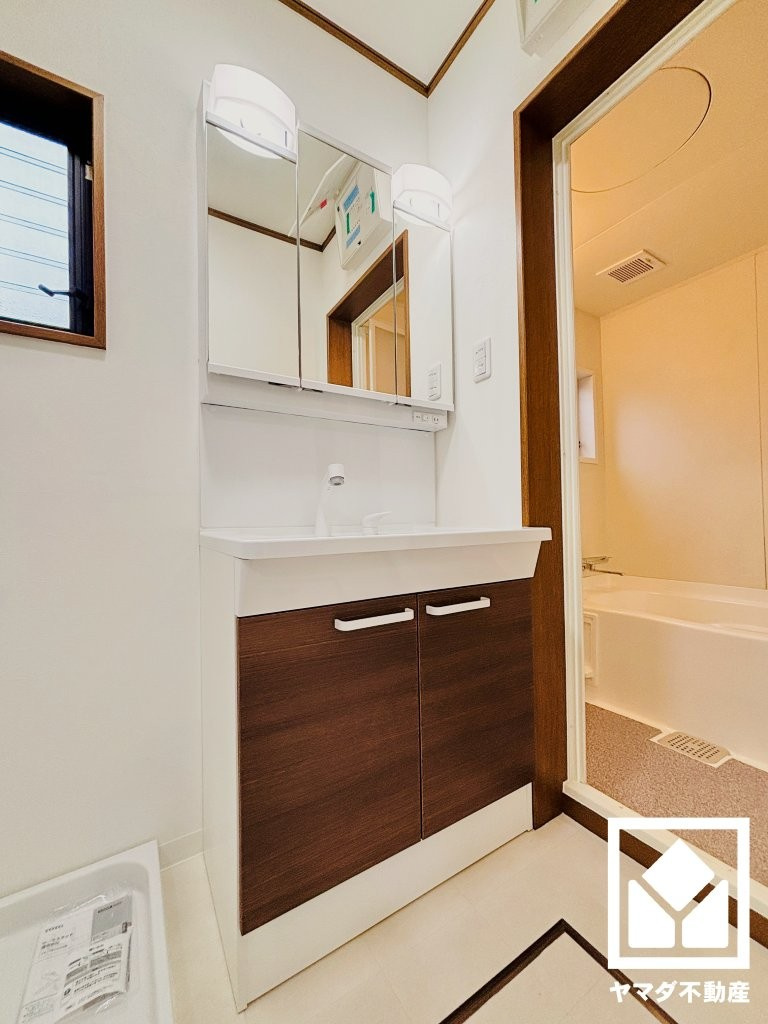 伏見区深草大亀谷東寺町の独立洗面台