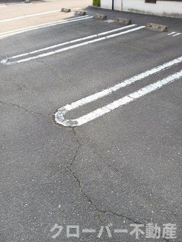 フラット・ハイムＡの駐車場