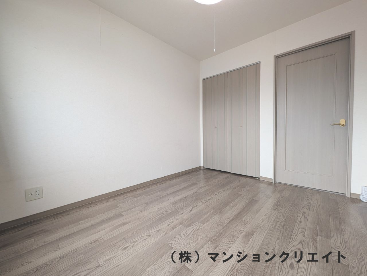 アパガーデンコート長本町の洋室|西側の洋室6.4帖