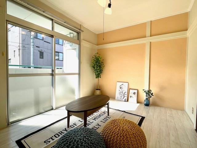 小山サンハイツの居間・リビング|7帖洋室（家具配置イメージ）