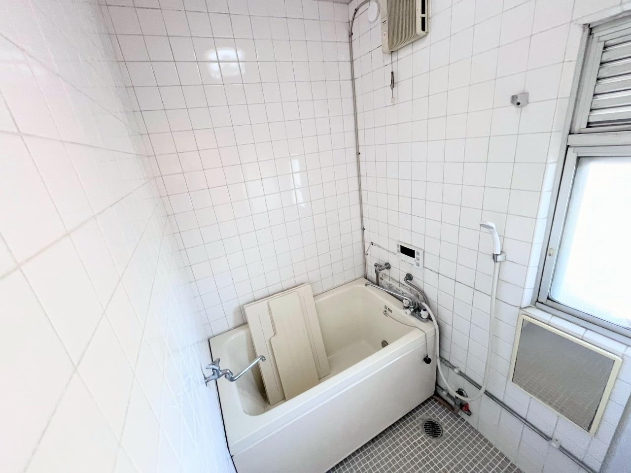 小山サンハイツの浴室|オートバス・追い焚き可能です