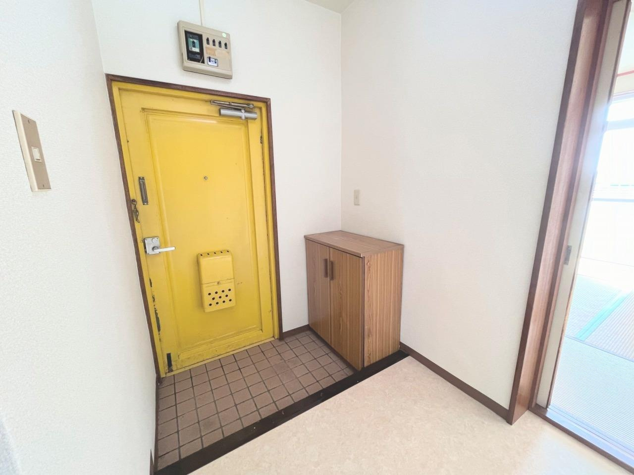 小山サンハイツの玄関|下駄箱もございます