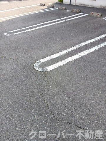 フラット・ハイムＡの駐車場