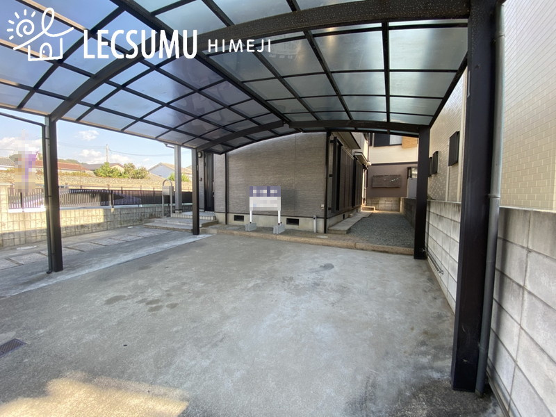 姫路市飾磨区阿成中垣内/中古戸建の駐車場