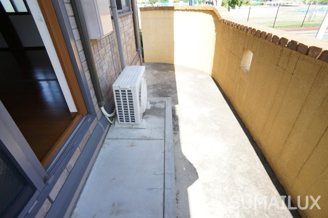 熊本市南区平成１丁目のアパートのバルコニー