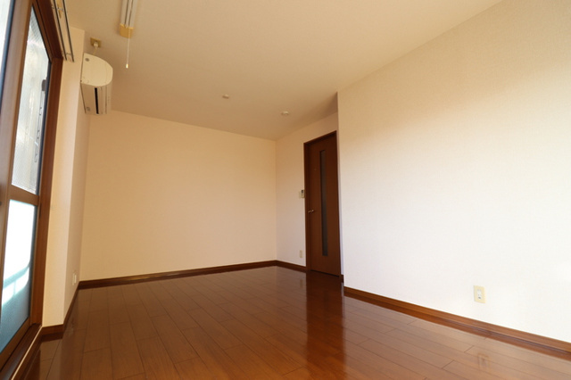 熊本市南区平成１丁目のアパートの居間・リビング