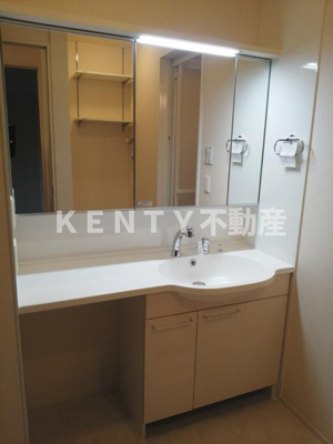 【独立洗面台】 | サンクオ リヴィエール | 朝の支度にも助かる、独立の洗髪洗面化粧台