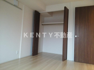 【洋室】 | サンクオ リヴィエール | コンパクトで使いやすい洋室です