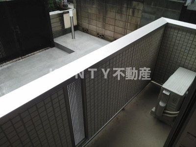 【バルコニー】 | サンクオ リヴィエール | 外からの目が気にならないバルコニーで洗濯物が干せます