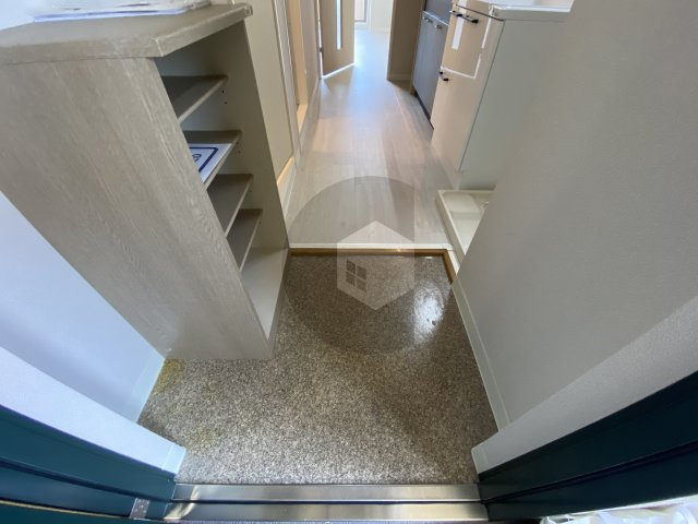 エル・セレーノ近大前の玄関