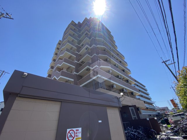 エル・セレーノ近大前の玄関