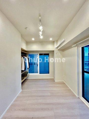 【洋室】 | コートシティ木場 | 【洋室】快適に過ごす条件は、一人ひとり違います。だからこそ飾り過ぎないシンプルな内装と偏り過ぎないデザインで統一しております。居住していく中でオーナー様だけの【マイホーム】に創り上げて下さい