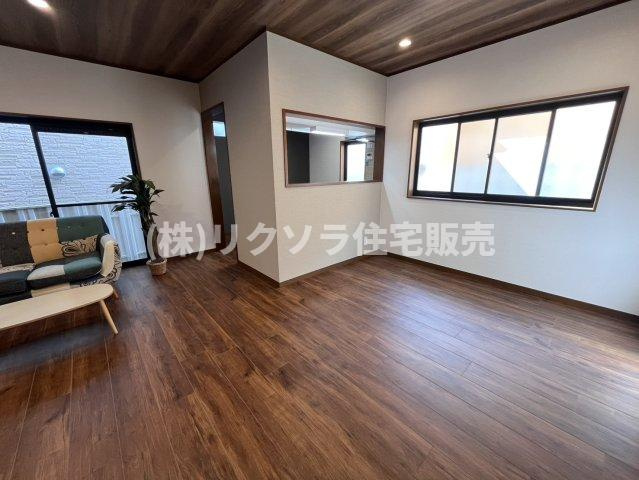 牧野本町2丁目　中古一戸建ての居間・リビング|LDK16.5帖
■物件内覧・資金計画相談・住宅ローン相談、リフォーム相談、お問合せ受付中■
※当日・翌日のご内覧、ご相談はお電話でのお問合せがスムーズです！