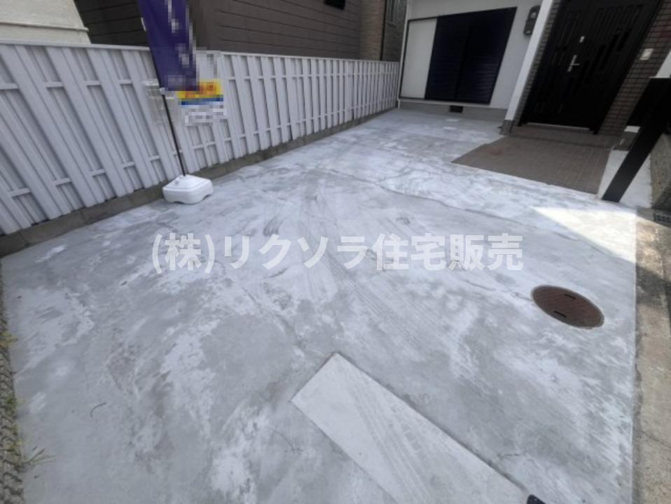 牧野本町2丁目　中古一戸建ての駐車場|駐車2台可能
■物件内覧・資金計画相談・住宅ローン相談、リフォーム相談、お問合せ受付中■
※当日・翌日のご内覧、ご相談はお電話でのお問合せがスムーズです！