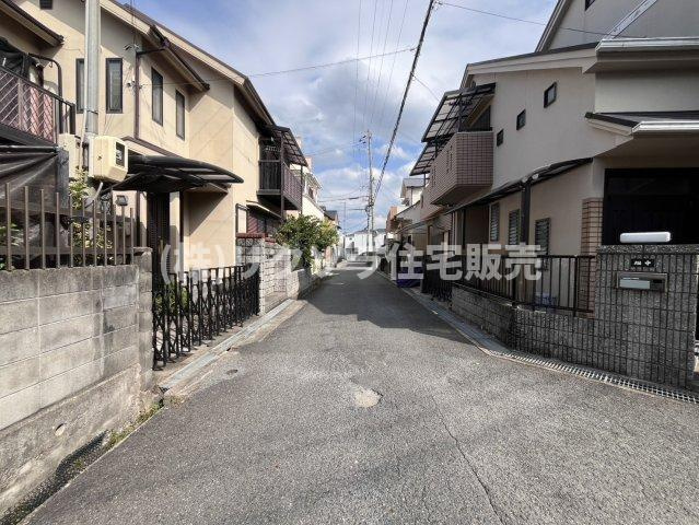 牧野本町2丁目　中古一戸建ての前面道路含む現地写真|公道　幅員　4.7ｍ
■物件内覧・資金計画相談・住宅ローン相談、リフォーム相談、お問合せ受付中■
※当日・翌日のご内覧、ご相談はお電話でのお問合せがスムーズです！