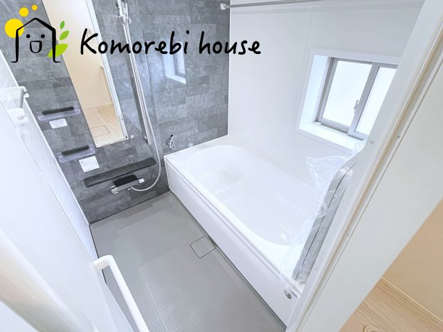 上尾市小泉　14期　新築一戸建て　グラファーレ　01の浴室|お風呂で日々の疲れを落としましょう