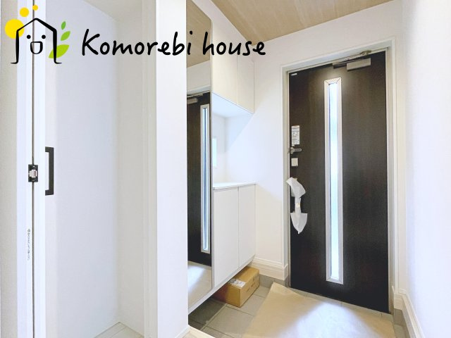 上尾市小泉　14期　新築一戸建て　グラファーレ　01の玄関|玄関です