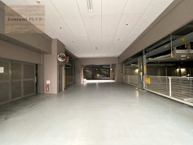 ディークラディア鶴見アクロスタワーの駐車場