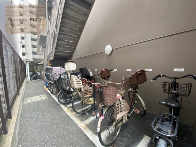 ディークラディア鶴見アクロスタワーの駐輪場