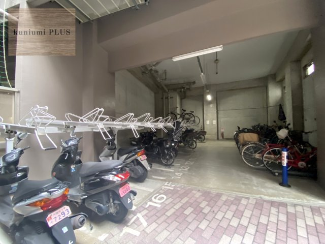 ディークラディア鶴見アクロスタワーの駐輪場|バイク置き場