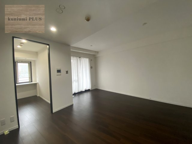 ディークラディア鶴見アクロスタワーの居間・リビング