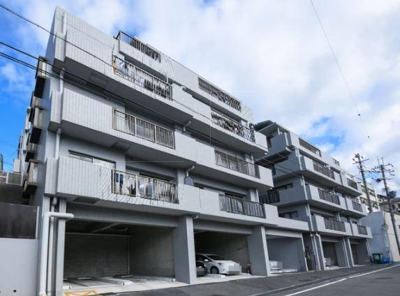 香里ヶ丘ビューハイツ S棟の外観|新しい生活にいかがでしょうか？外観はお住まいの顔になります。こだわりたいポイントですね。水回りリフォームやリノベーションも承ってます。
■現地見学・資金計画相談・住宅ローン相談もお問合せ受付中■