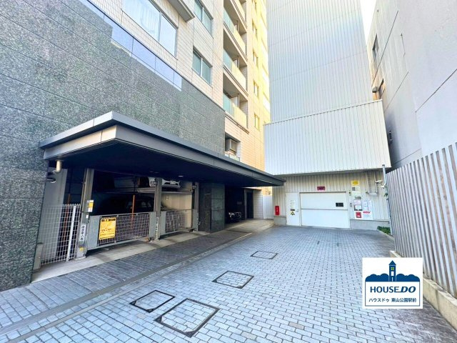 ◆プラウドタワー覚王山◆ ペット可＆LDK25帖以上！の駐車場|敷地内駐車場（屋内機械式&エレベーターパーキング）出入口の様子