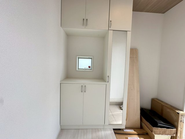 ★★読谷村大湾2期-1号棟（全5棟）の玄関|現地撮影10月　1号棟
いつでも、ご案内いたします