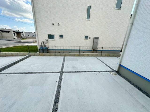 ★★読谷村大湾2期-1号棟（全5棟）の駐車場|現地撮影10月　1号棟
いつでも、ご案内いたします