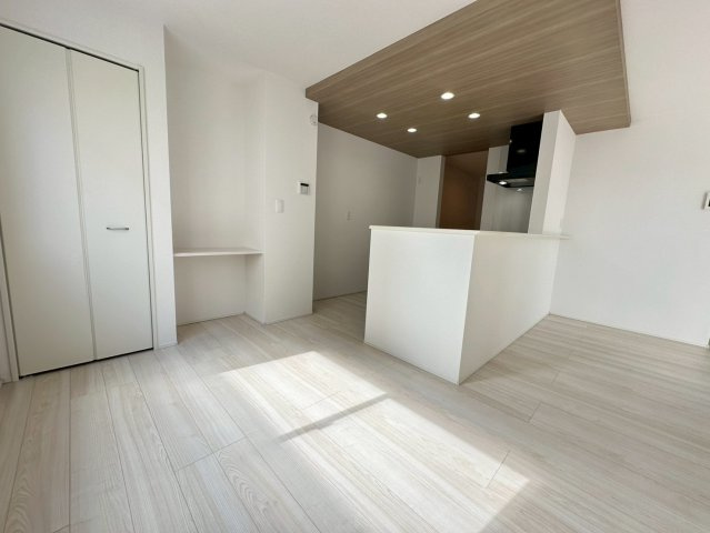 ★★読谷村大湾2期-1号棟（全5棟）の洋室|現地撮影10月　1号棟
いつでも、ご案内いたします