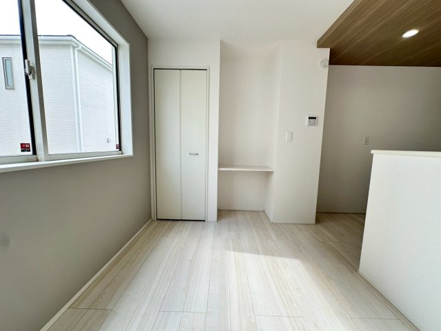 ★★読谷村大湾2期-1号棟（全5棟）の玄関|現地撮影10月　1号棟
いつでも、ご案内いたします