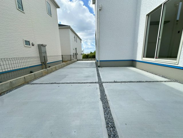 ★★読谷村大湾2期-1号棟（全5棟）の駐車場|現地撮影10月　1号棟
いつでも、ご案内いたします