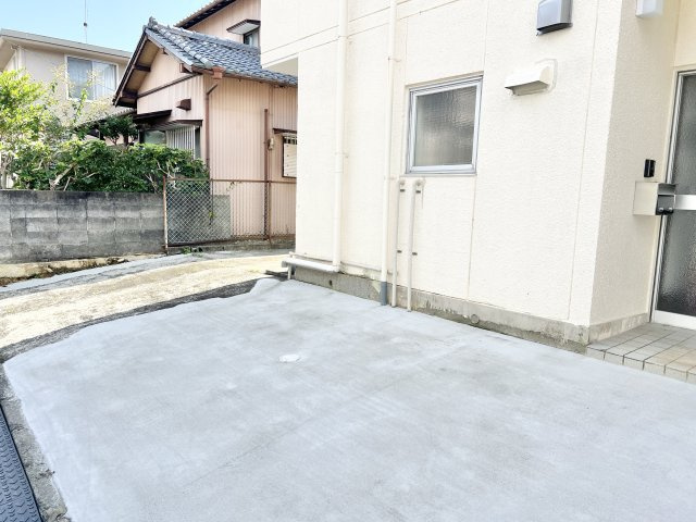 雄踏町宇布見の駐車場|普通車、縦並列４台可能！！