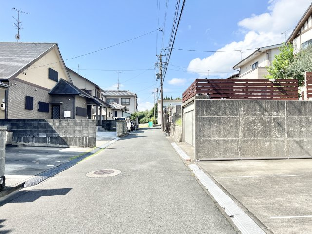雄踏町宇布見の前面道路含む現地写真|西を向いて撮影しました。