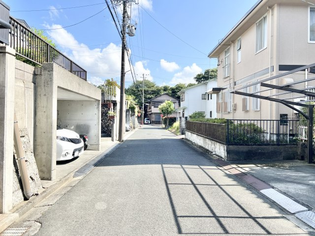 雄踏町宇布見の前面道路含む現地写真|東を向いて撮影しました。