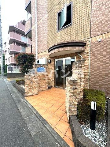 ピナイサーラ東大和のエントランス