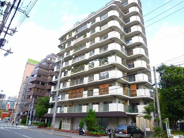 クローバーハイツ三宮の外観