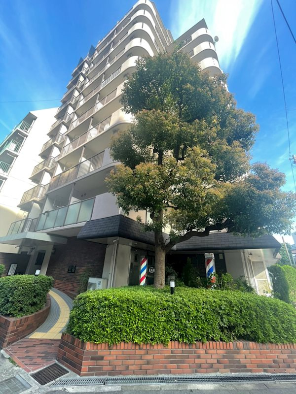 クローバーハイツ三宮の外観