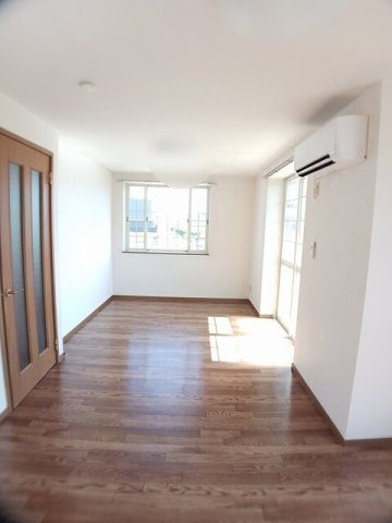 アメニティ郷東Ａの居間・リビング