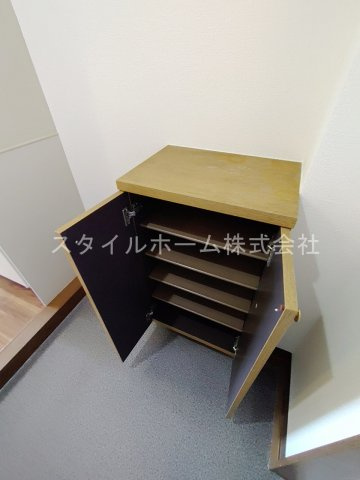 グランデージフルールの収納|別部屋写真です。